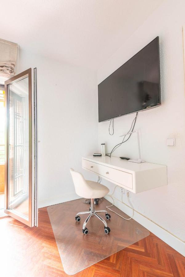 Bonita Habitacion Con Balcon Villaviciosa de Odón Dış mekan fotoğraf